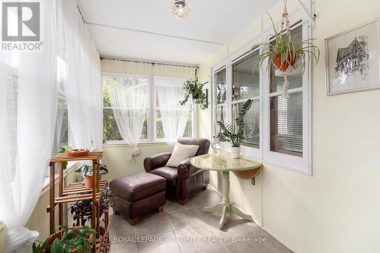 28820811/484-whitney-street/winchester/north-dundas/ontario/K0C2K0_4