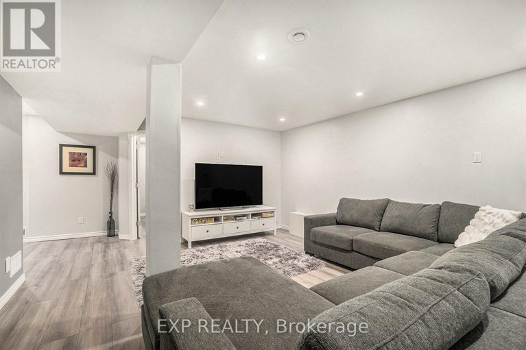 28647079/680-mathieu-way/fallingbrookpineridge/ottawa/ontario/K4A2R4_26