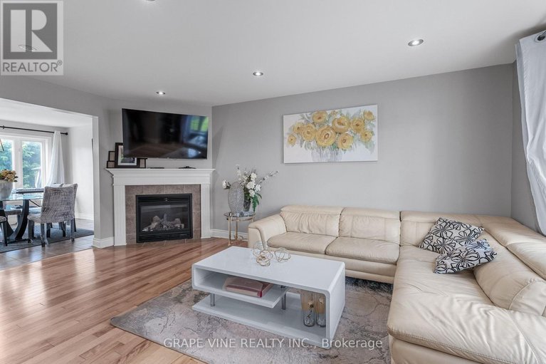 28590066/84-settlement-lane/village-of-russell/russell/ontario/K4R0A4_8