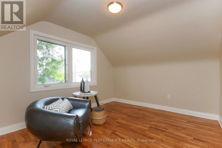 28902188/274-queen-mary-street/overbrookcastle-heights/ottawa/ontario/K1K1X2_24