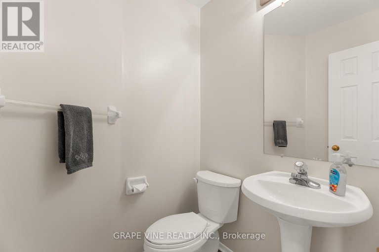 28039970/430-lawler-crescent/chatelaine-village/ottawa/ontario/K4A3Y3_7