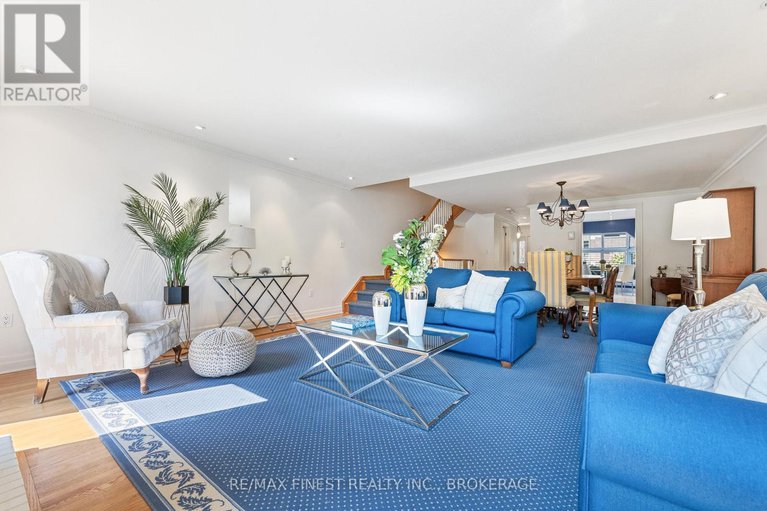 28158108/5-111-echo-drive/ottawa-east/ottawa/ontario/K1S5K8_9