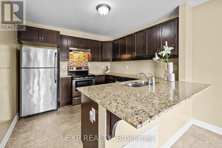 28595126/243-par-la-ville-circle/stittsville-north/ottawa/ontario/K2S0T6_18