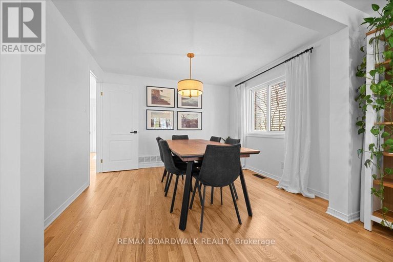 29650202/1715-teakdale-avenue/chapel-hill/ottawa/ontario/K1C6M8_16