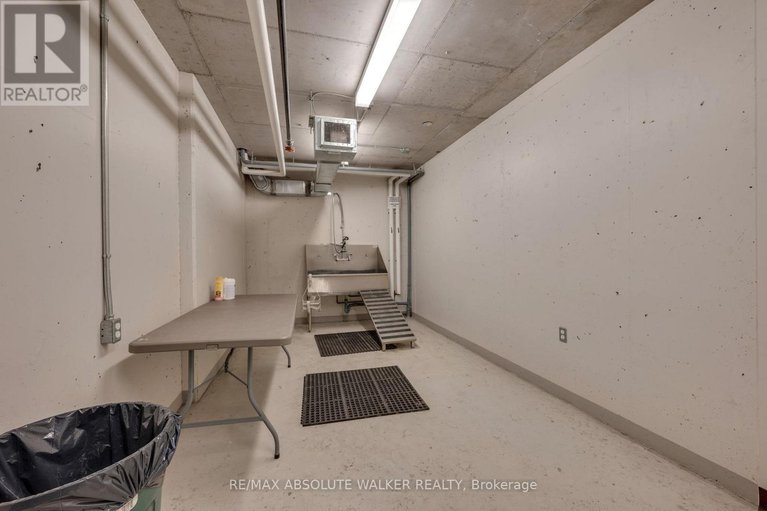 29127947/1006-7-marquette-avenue/vanier/ottawa/ontario/K1L8A7_35