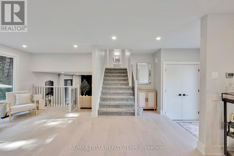 28875474/2556-gravelle-crescent/blackburn-hamlet/ottawa/ontario/K1B3A3_13