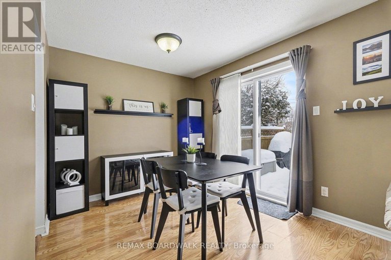 29300641/448-valade-crescent/fallingbrookpineridge/ottawa/ontario/K4A2W4_6