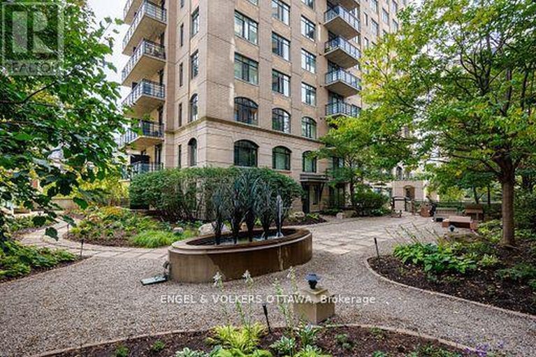 29608372/505-95-bronson-avenue/ottawa-centre/ottawa/ontario/K1R1E2_43