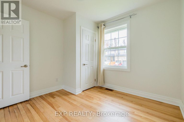 28811439/1954-rosebella-avenue/blossom-parkleitrim/ottawa/ontario/K1T1G7_12