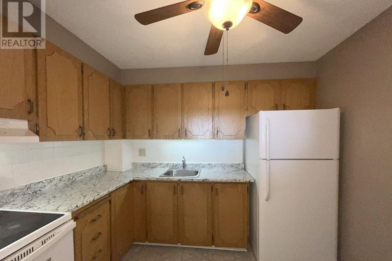 28636839/1015-20-chesterton-drive/borden-farmstewart-farmcarleton-heightsparkwood-hills/ottawa/ontario/K2E6Z7_3