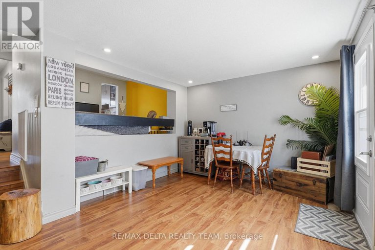 29438319/78-6821-bilberry-drive/convent-glen-north/ottawa/ontario/K1C2E8_13