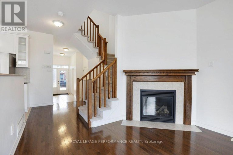 29648460/203-bradwell-way/blossom-parkkemp-parkfindlay-creek/ottawa/ontario/K1T4J4_17