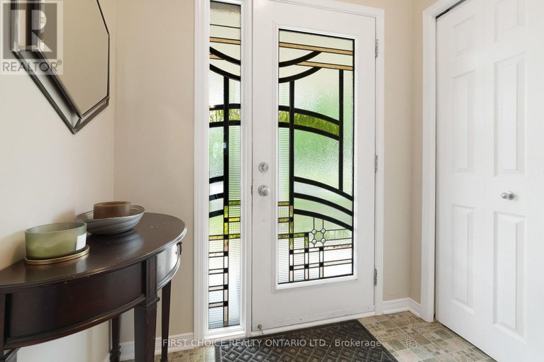 28420949/196-trail-side-circle/springridgeeast-village/ottawa/ontario/K4A5B4_5