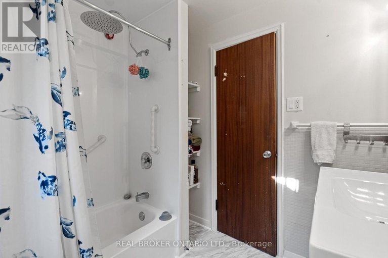 29028526/1229-cobden-road/queensway-terrace-southridgeview/ottawa/ontario/K2C2Z4_20