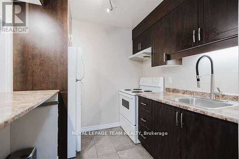 29135886/210-212-viewmount-drive/borden-farmstewart-farmcarleton-heightsparkwood-hills/ottawa/ontario/K2E7X2_12