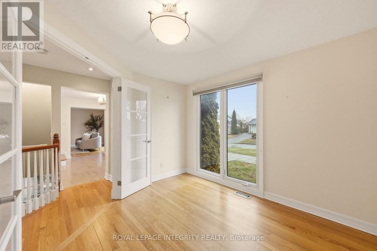 29618053/68-beaver-ridge/city-viewskylinefisher-heightsparkwood-hills/ottawa/ontario/K2E6E4_33