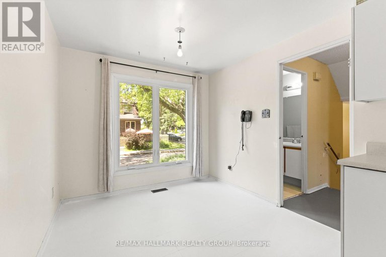28586632/55-river-garden-private/mooneys-bayriverside-park/ottawa/ontario/K1V1M8_15