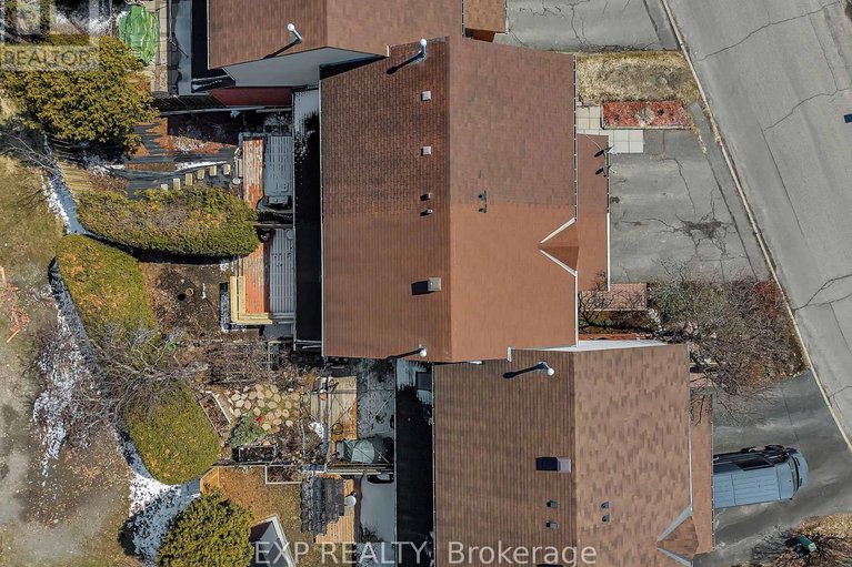 29583332/10-greenboro-crescent/hunt-club-parkgreenboro/ottawa/ontario/K1T1W5_17