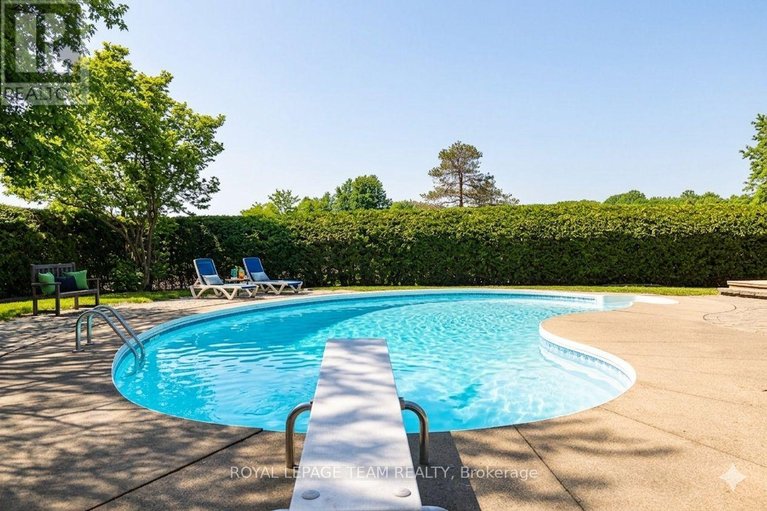 29663238/9-casgrain-court/beaverbrook/ottawa/ontario/K2K2A7_39