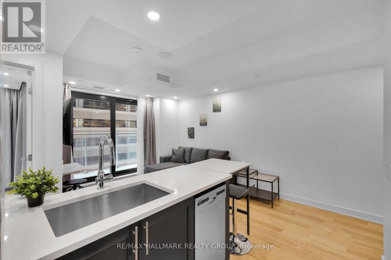 28653570/702-340-queen-street/ottawa-centre/ottawa/ontario/K1R0G1_12