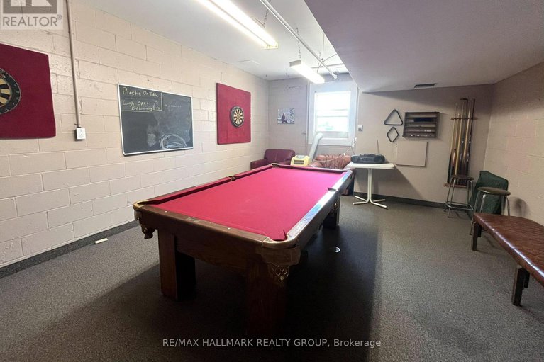 28636839/1015-20-chesterton-drive/borden-farmstewart-farmcarleton-heightsparkwood-hills/ottawa/ontario/K2E6Z7_25