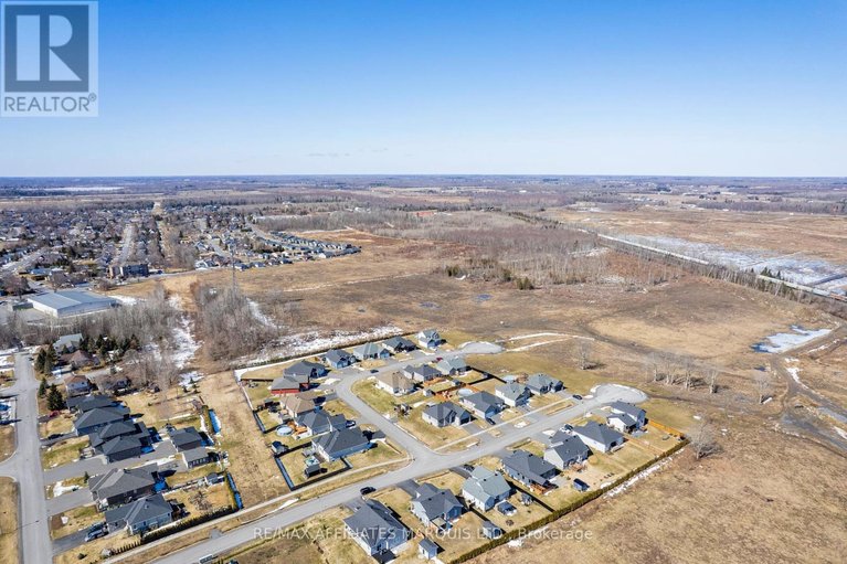 29533245/74-jim-brownell-boulevard/long-sault/south-stormont/ontario/K0C1P0_46