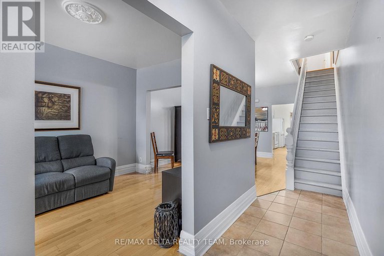 28737271/245-york-street/lower-town/ottawa/ontario/K1N5T9_3
