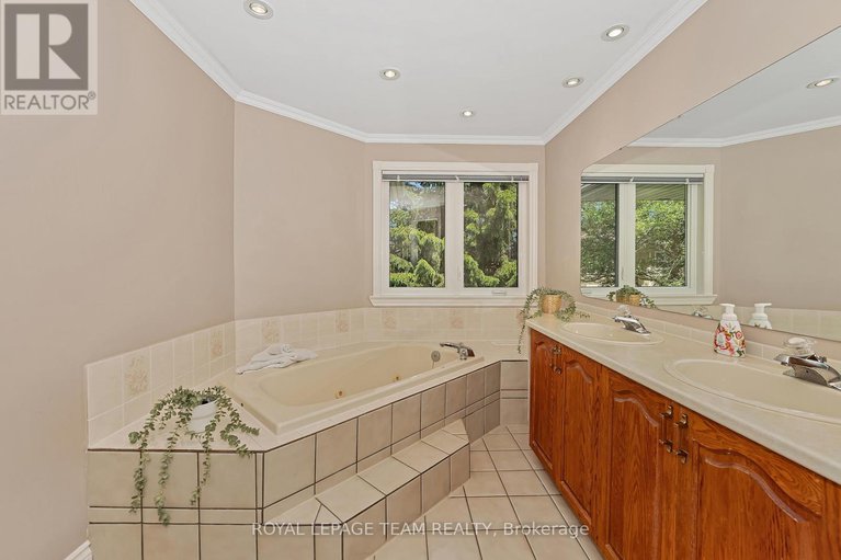 28522928/87-dalecroft-crescent/centrepointe/ottawa/ontario/K2G5V8_22