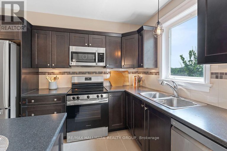 28558567/116-brilia-private/beacon-hill-south/ottawa/ontario/K1J0B7_5