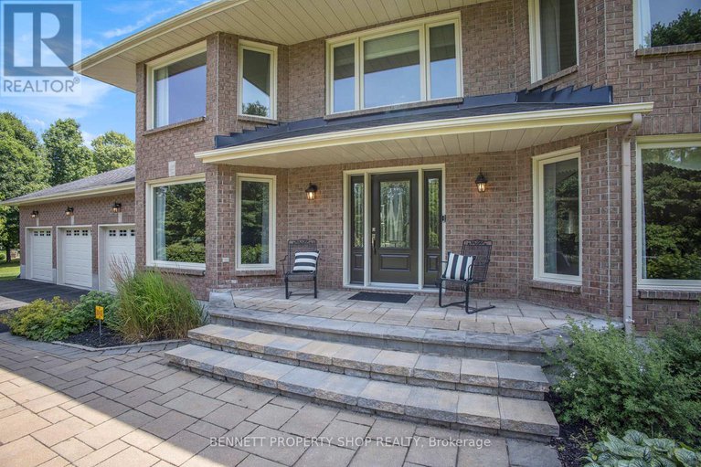 28689701/1410-sherruby-way/rural-kanata-central/ottawa/ontario/K2W1B1_3