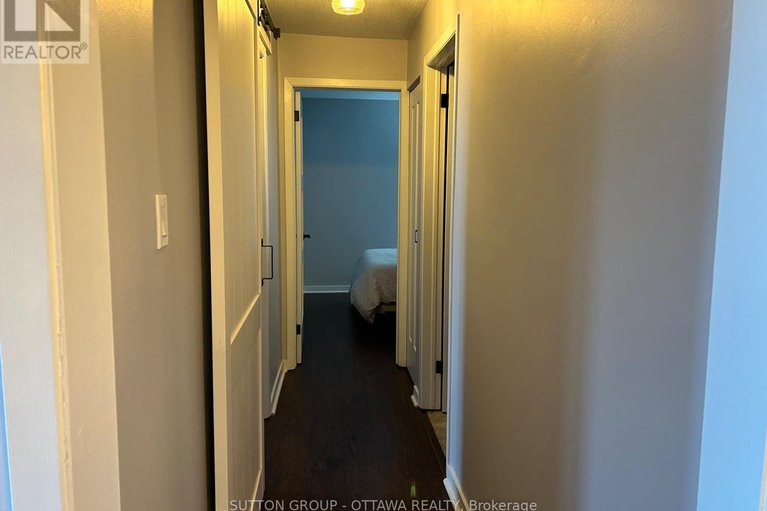 29660871/201-1835-marsala-crescent/fallingbrookpineridge/ottawa/ontario/K4A2E5_12