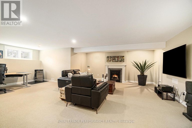 28336661/82-kayenta-street/remainder-of-stittsville-area/ottawa/ontario/K2S2K7_30