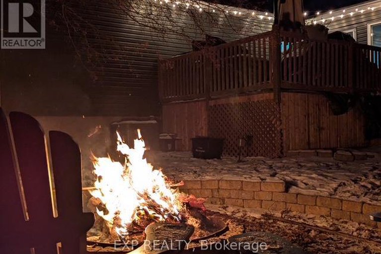 29258512/544-loucks-drive/village-of-russell/russell/ontario/K4R1B6_46