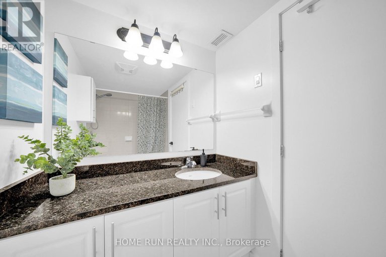 29244128/458a-king-edward-avenue/sandy-hill/ottawa/ontario/K1N0B3_31