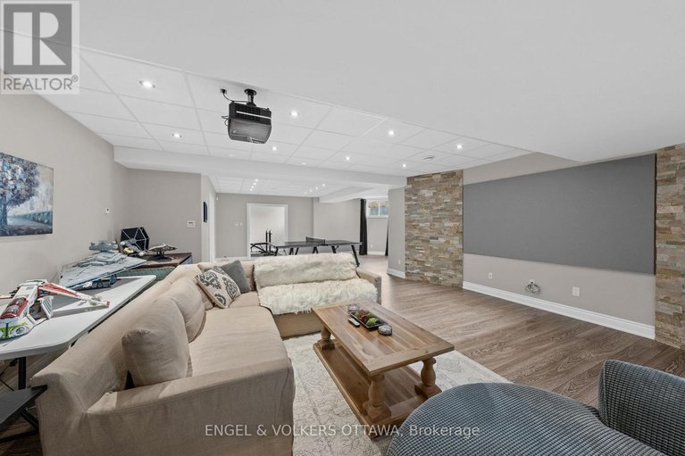 29591941/5796-longhearth-way/manotick-east-to-manotick-station/ottawa/ontario/K4M1M1_43