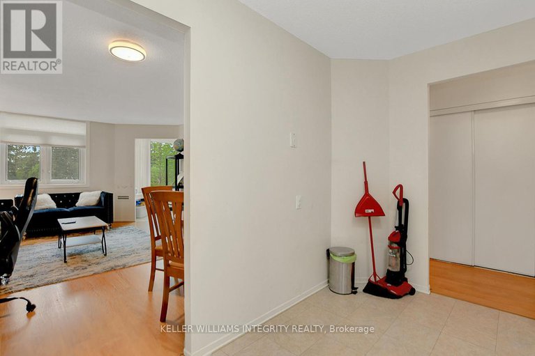 28364713/212-1025-grenon-avenue/fairfield-heights/ottawa/ontario/K2B8S5_17