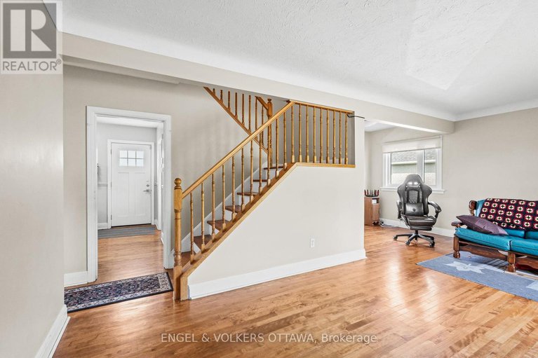 28350616/1372-ridgedale-street/emerald-woodssawmill-creek/ottawa/ontario/K1T1C5_5