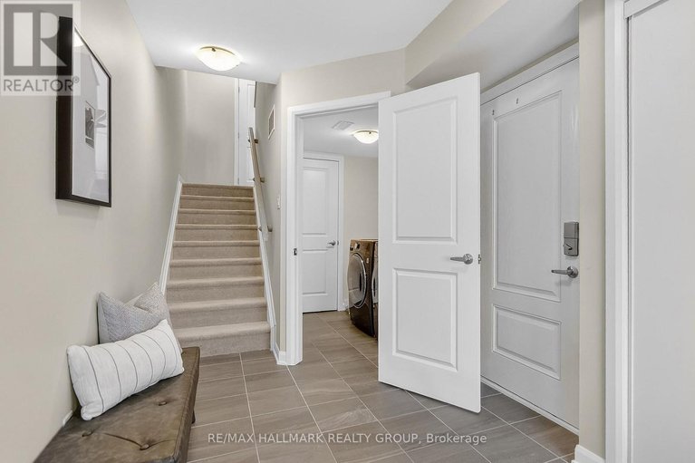 29577723/58-teelin-circle/half-moon-bay/ottawa/ontario/K2J6T9_4