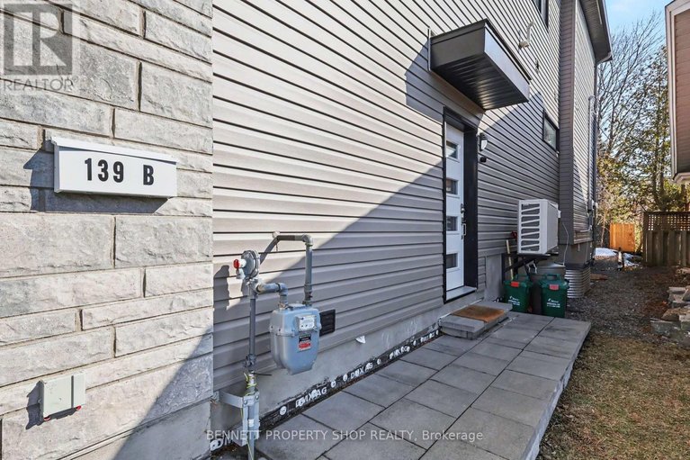 29479240/139-duford-street/vanier/ottawa/ontario/K1L6Z5_12