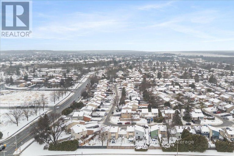 29195363/1146-grenoble-crescent/orleans-wood/ottawa/ontario/K1C2C6_38