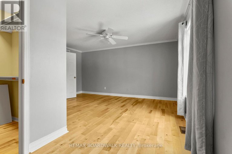 29251894/42-college-circle/castle-heights/ottawa/ontario/K1K4R8_25