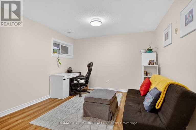 29430893/23-1821-walkley-road/urbandale-acres/ottawa/ontario/K1H6X9_23