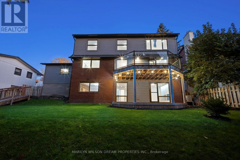 29579532/33-commanche-drive/city-viewskylinefisher-heightsparkwood-hills/ottawa/ontario/K2E6E8_40