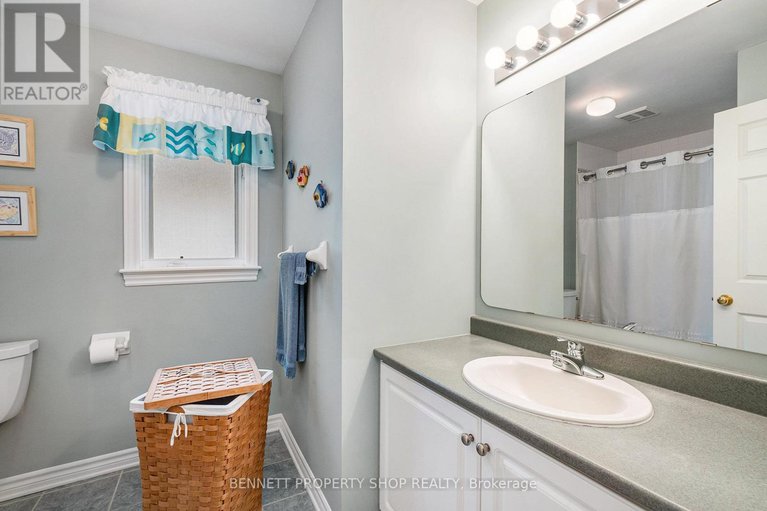 29111121/578-devonwood-circle/blossom-parkkemp-parkfindlay-creek/ottawa/ontario/K1T4E6_28