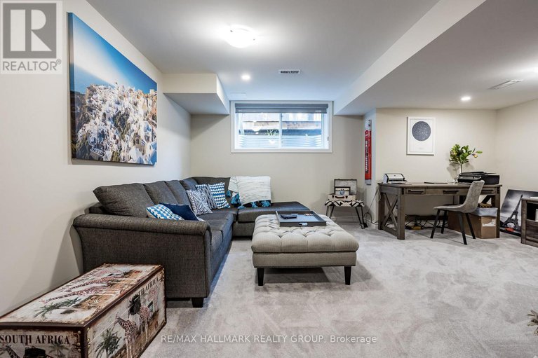 28443105/208-sittelle-private/fallingbrookgardenway-south/ottawa/ontario/K4A1G1_39