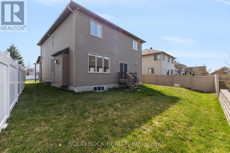 28253564/422-mercury-street-e/town-of-rockland/clarence-rockland/ontario/K4K0G8_35