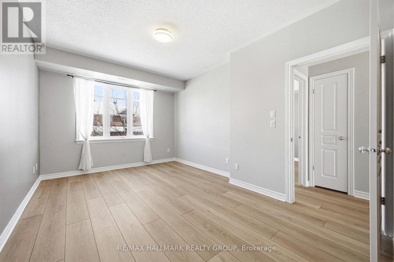 29592888/c-170-hornchurch-lane/longfields/ottawa/ontario/K2J2T3_22