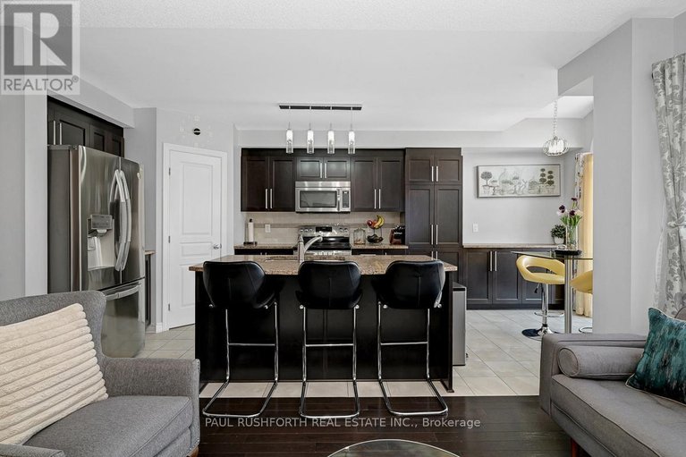 29495848/560-du-pin-rouge-way/mer-bleuebradley-estatesanderson-park/ottawa/ontario/K1W0C4_13