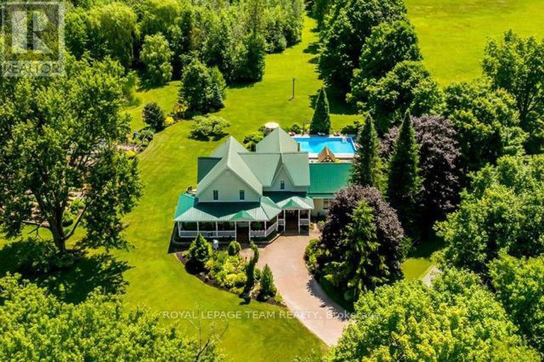 28777679/3002-porter-road/north-grenville-twp-kemptville-south/north-grenville/ontario/K0G1T0_1