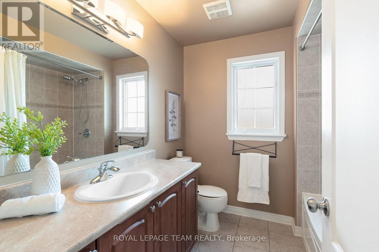 28577320/7-ash-valley-avenue/barrhaven-east/ottawa/ontario/K2G6V3_32